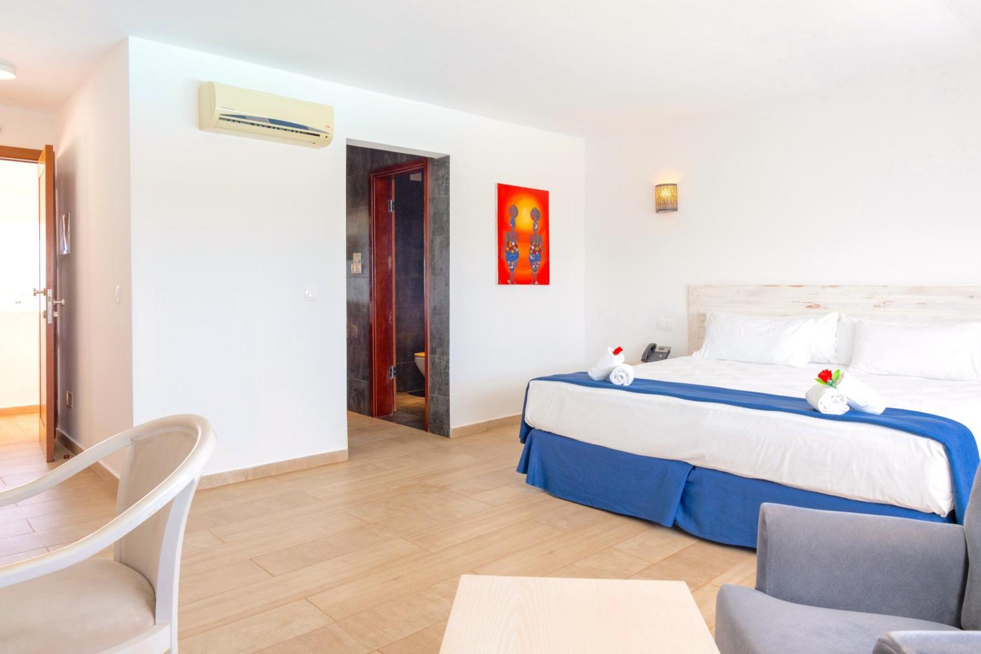 Hotel Livvo Budha Beach Santa Maria Bagian luar foto