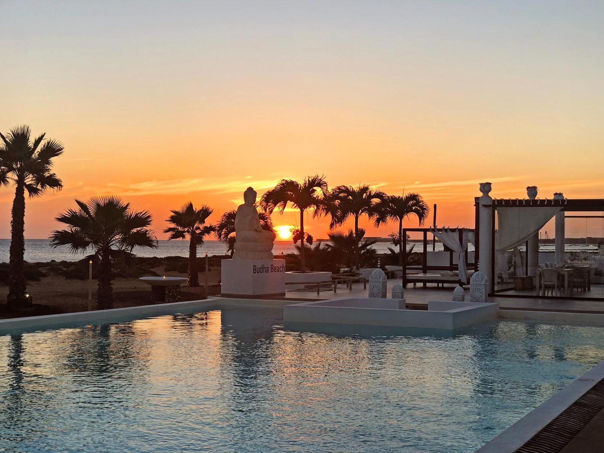 Hotel Livvo Budha Beach Santa Maria Bagian luar foto