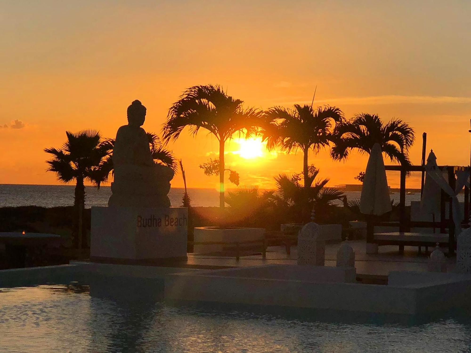 Hotel Livvo Budha Beach Santa Maria Bagian luar foto