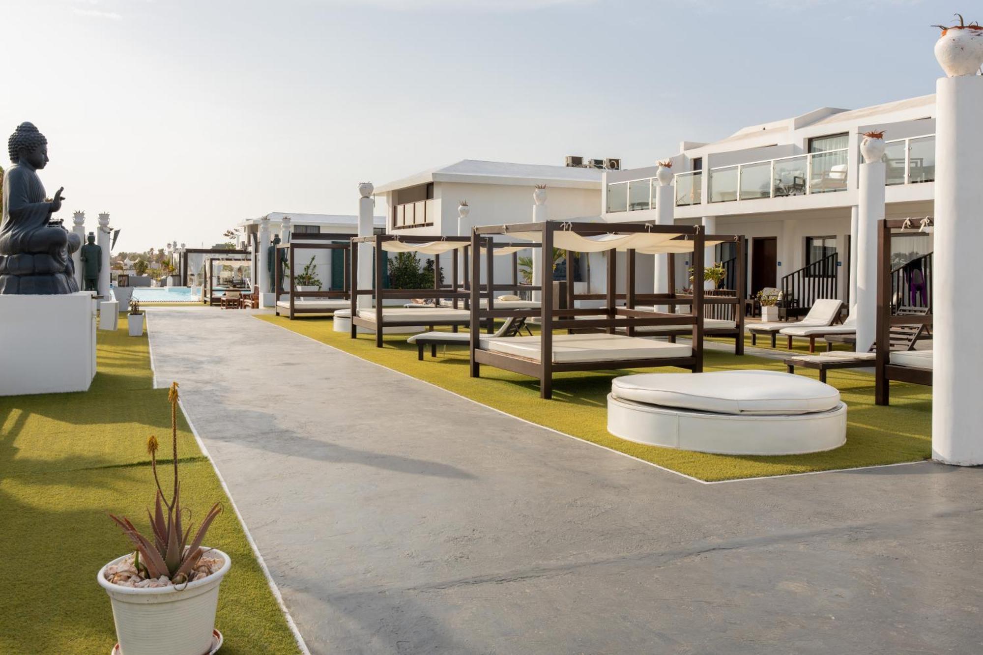Hotel Livvo Budha Beach Santa Maria Bagian luar foto